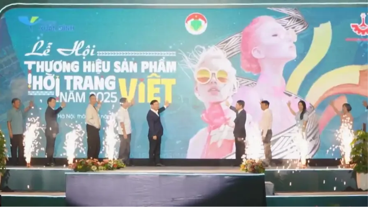 Thời trang Việt khẳng định vị thế tại Lễ hội thương hiệu 2025